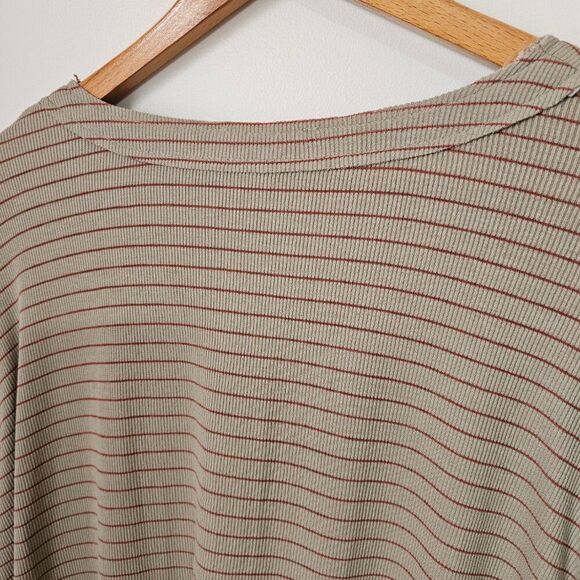 NEW W/O TAGS EE:SOME V NECK BUTTON DOWN PUFFED SLEEVES LONGSLEEVES TOP SZ S - Picture 7 of 16